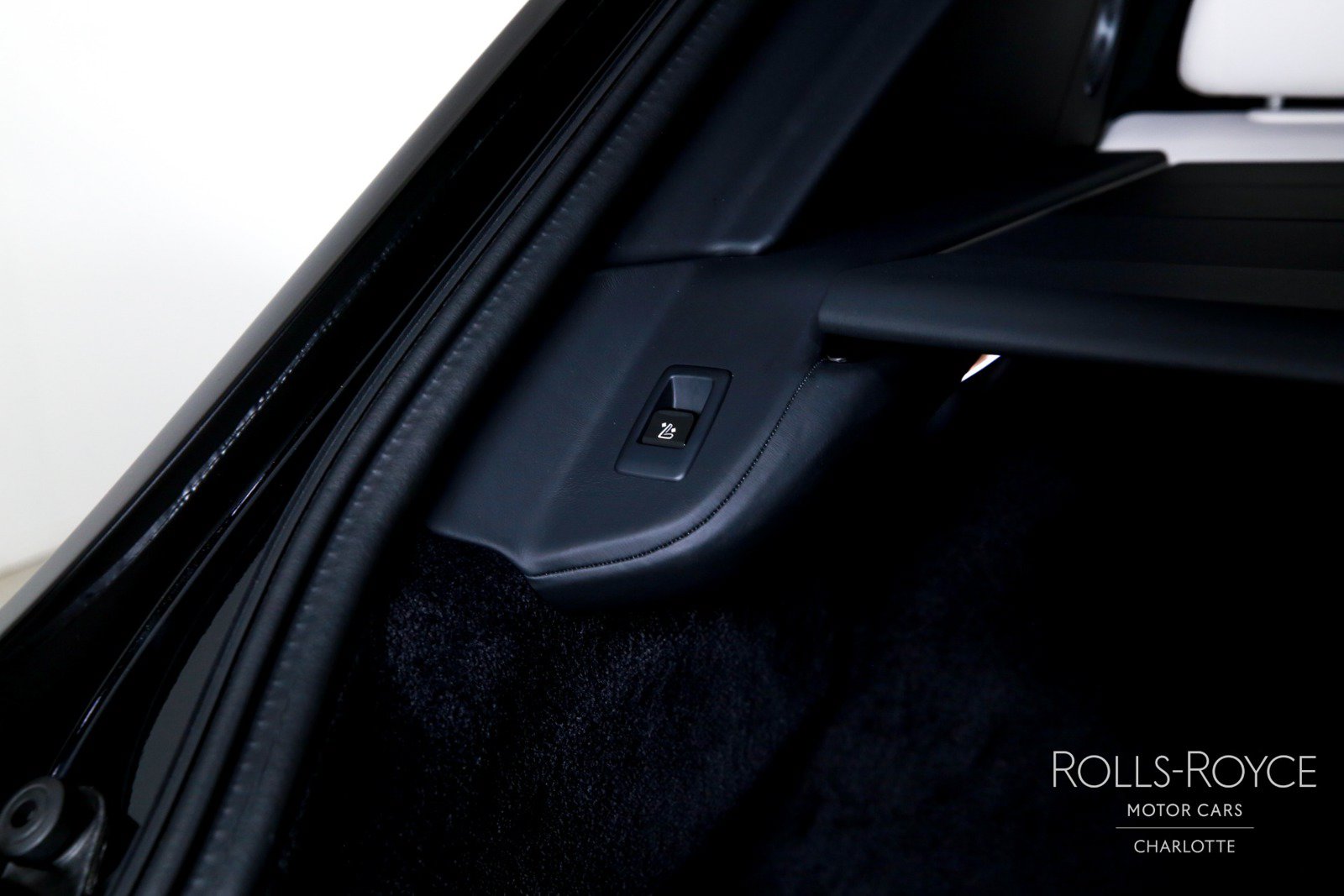 Used 2023 Rolls-Royce Cullinan w/ Cullinan Package AWD/4WD image 27