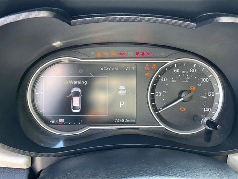 Certified 2021 Nissan Versa SV FWD image 19