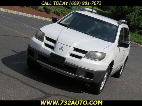 Used 2004 Mitsubishi Outlander LS image 14