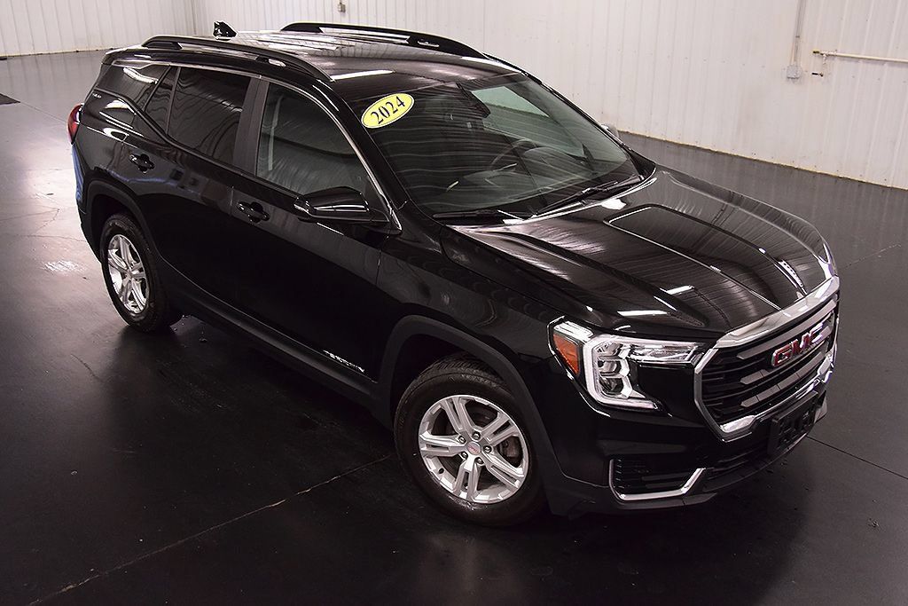 Used 2024 GMC Terrain SLE w/ Driver Convenience Package AWD/4WD image 9