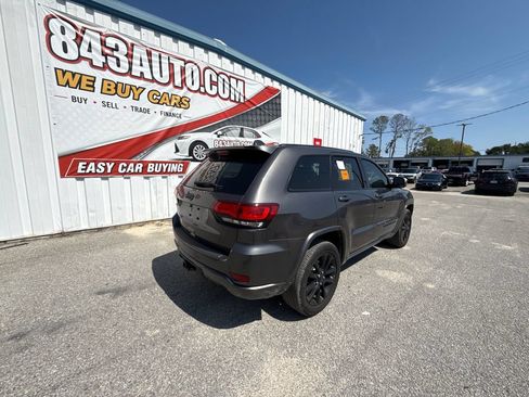 Used 2019 Jeep Grand Cherokee Altitude RWD image 8