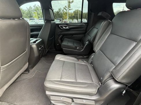 Used 2022 Chevrolet Suburban Z71 AWD/4WD image 12