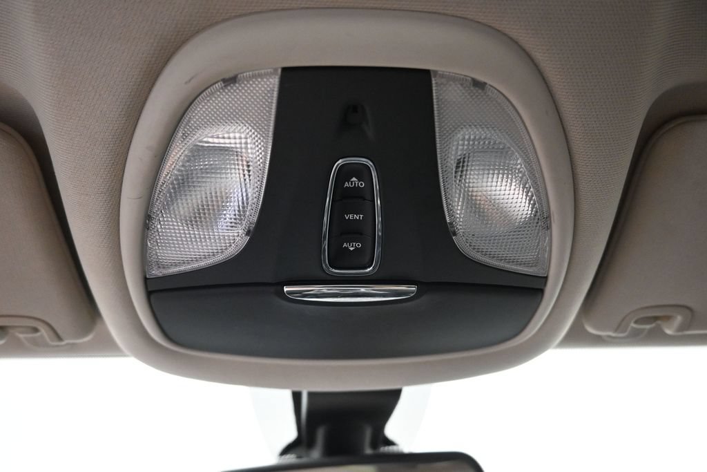 Used 2016 Chrysler 200 Limited w/ Anniversary Edition FWD image 22