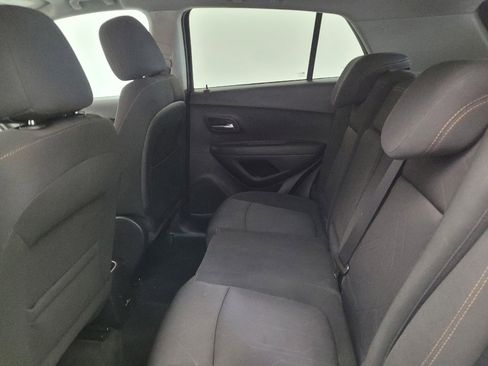 Used 2020 Chevrolet Trax LT AWD/4WD image 18