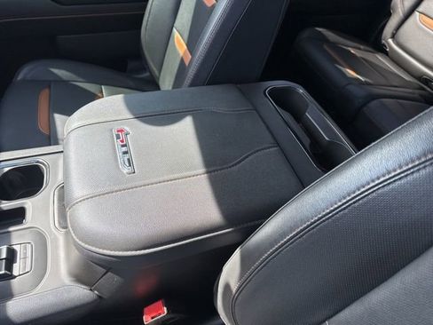 Used 2024 GMC Sierra 2500 AT4 w/ Technology Package image 32