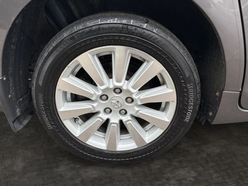 Used 2017 Toyota Sienna LE AWD/4WD image 38