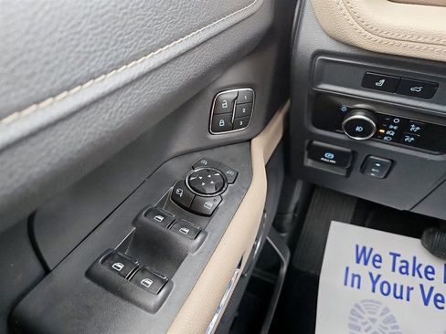 Used 2024 Ford Expedition Limited image 21