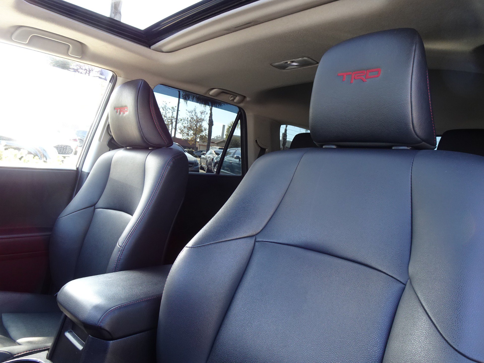 Used 2021 Toyota 4Runner Venture w/ Moonroof Package AWD/4WD image 11
