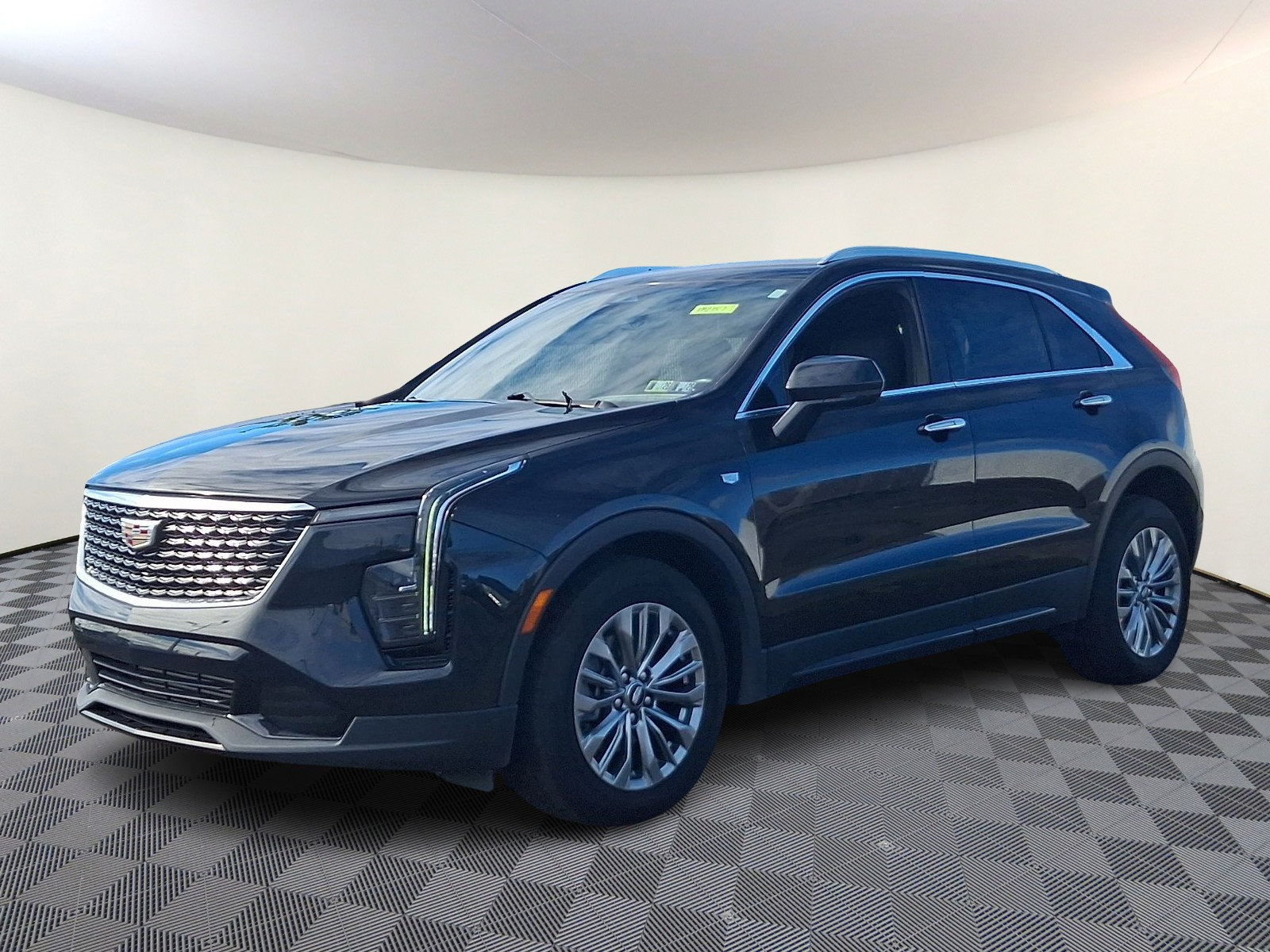 Used 2024 Cadillac XT4 Premium Luxury AWD/4WD image 3