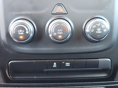 Used 2024 RAM 1500 Classic SLT image 20