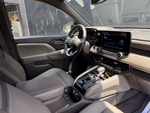 Used 2025 Chevrolet Colorado ZR2 AWD/4WD image 19
