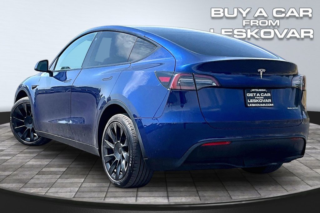 Used 2023 Tesla Model Y Long Range AWD/4WD image 2