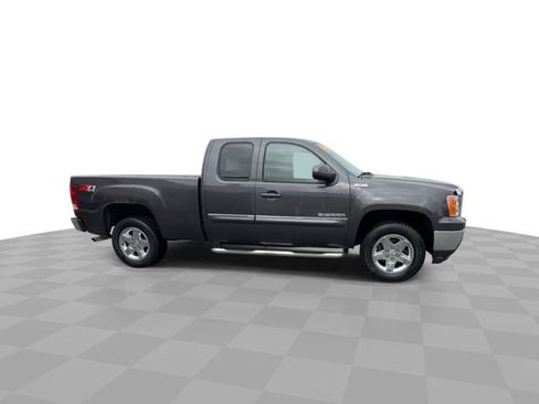 Used 2010 GMC Sierra 1500 SLE w/ All-Terrain Package AWD/4WD image 9