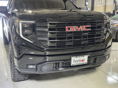 Used 2025 GMC Sierra 1500 Elevation image 8