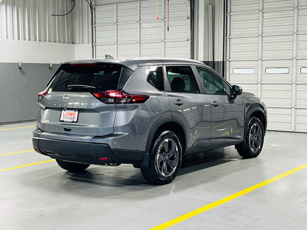 Used 2026 Nissan Rogue SV w/ SV Premium Package FWD image 18