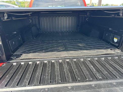 Used 2017 Toyota Tacoma TRD Sport w/ Tow Package (A/T) AWD/4WD image 28