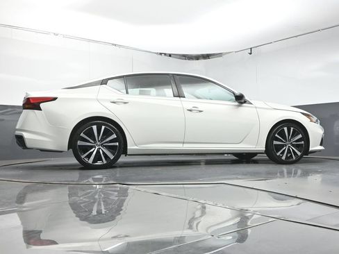 Used 2019 Nissan Altima 2.5 SR FWD image 38