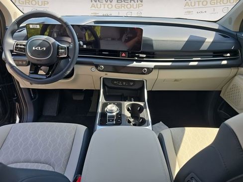 New 2026 Kia Carnival EX FWD image 10