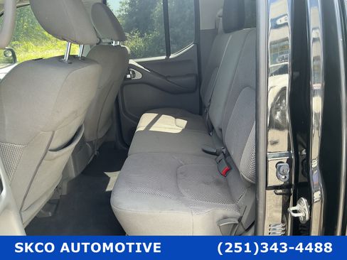 Used 2019 Nissan Frontier SV image 14