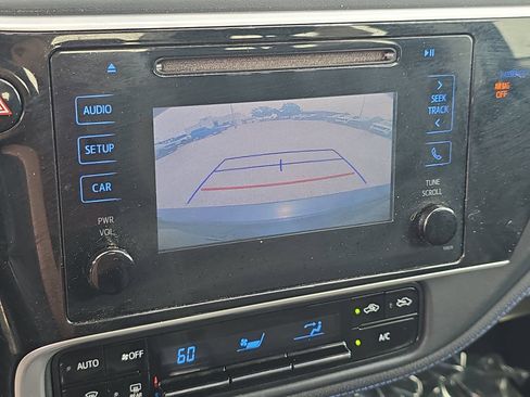 Used 2018 Toyota Corolla SE FWD image 24