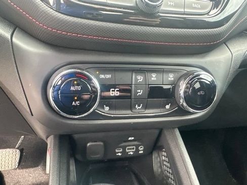 Used 2021 Chevrolet TrailBlazer RS w/ Technology Package AWD/4WD image 15