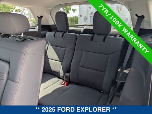 Certified 2025 Ford Explorer Active RWD image 14