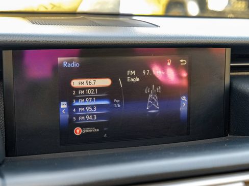 Used 2017 Lexus IS 200t RWD image 33
