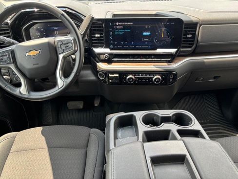 Used 2025 Chevrolet Silverado 2500 LT w/ Convenience Package AWD/4WD image 13
