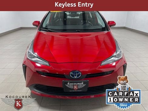 Used 2019 Toyota Prius L Eco image 2