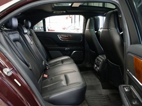 Used 2017 Lincoln Continental Reserve w/ Technology Package image 15