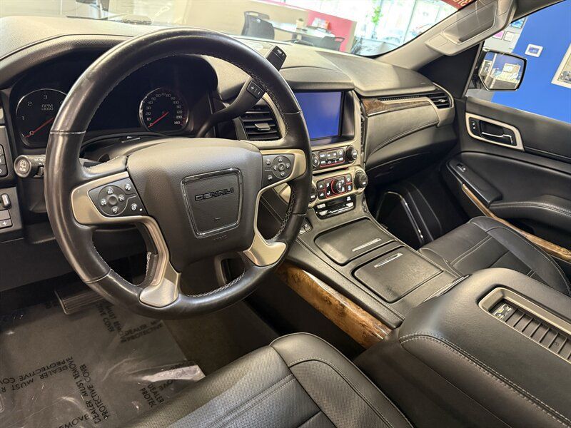 Used 2015 GMC Yukon Denali w/ Premium Package AWD/4WD image 27