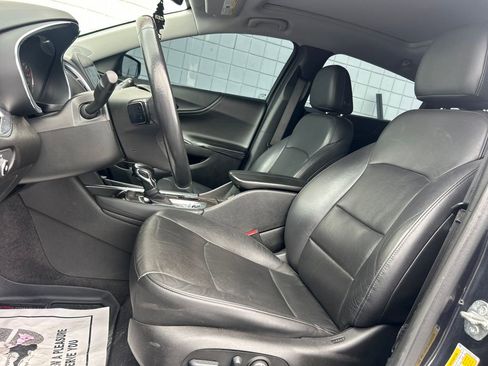Used 2022 Chevrolet Malibu Premier FWD image 3