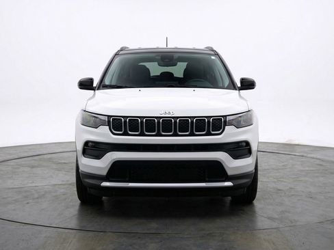 Used 2025 Jeep Compass Limited AWD/4WD image 2