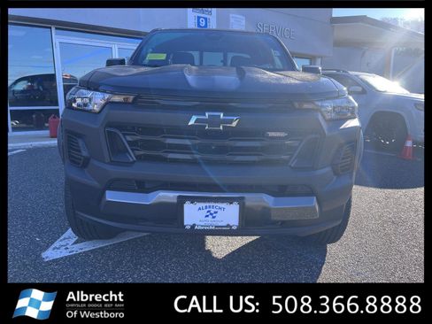 Used 2023 Chevrolet Colorado Trail Boss w/ Technology Package image 8