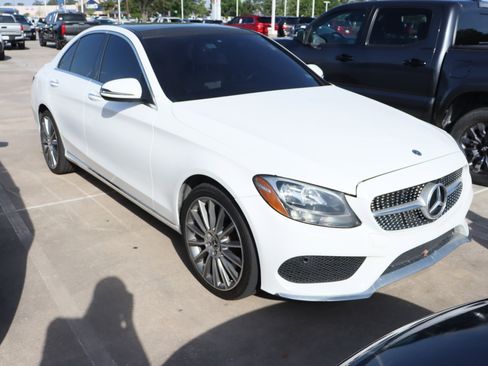 Used 2018 Mercedes-Benz C 300 4MATIC Sedan image 2