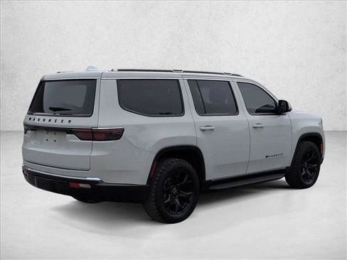 Used 2022 Jeep Wagoneer Series II AWD/4WD image 8