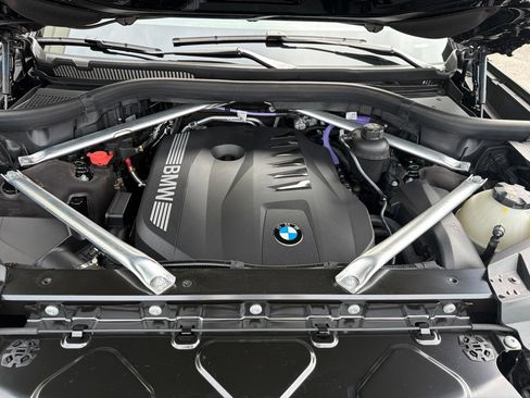Used 2025 BMW X7 xDrive40i w/ M Sport Package AWD/4WD image 14