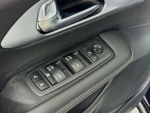 New 2026 Chrysler Pacifica Limited w/ S Appearance Package FWD image 17