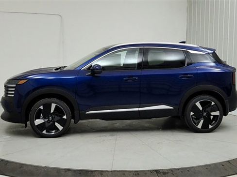 New 2025 Nissan Kicks SR image 4