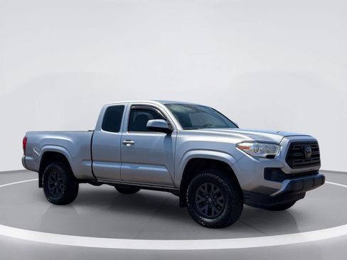 Used 2018 Toyota Tacoma SR w/ SR Convenience Package AWD/4WD image 5
