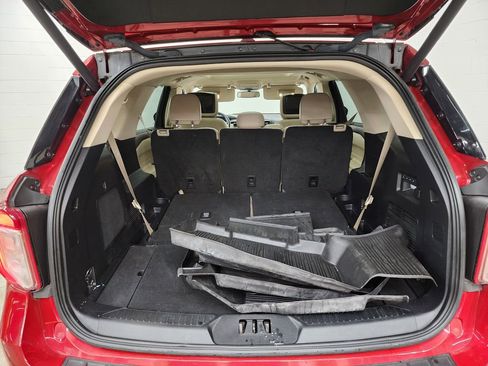 Used 2021 Ford Explorer Limited w/ Equipment Group 301A image 33