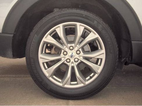 Used 2024 Ford Explorer XLT w/ Equipment Group 202A AWD/4WD image 15