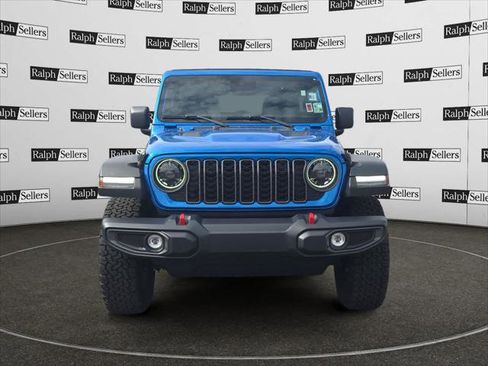Certified 2025 Jeep Wrangler Unlimited Rubicon w/ Convenience Group AWD/4WD image 8