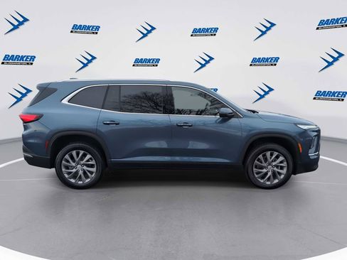 Used 2025 Buick Enclave Preferred image 9