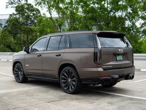 Used 2025 Cadillac Escalade V w/ LPO, Floor Liner Package AWD/4WD image 5