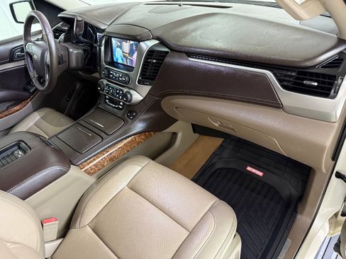 Used 2015 Chevrolet Suburban LTZ RWD image 43
