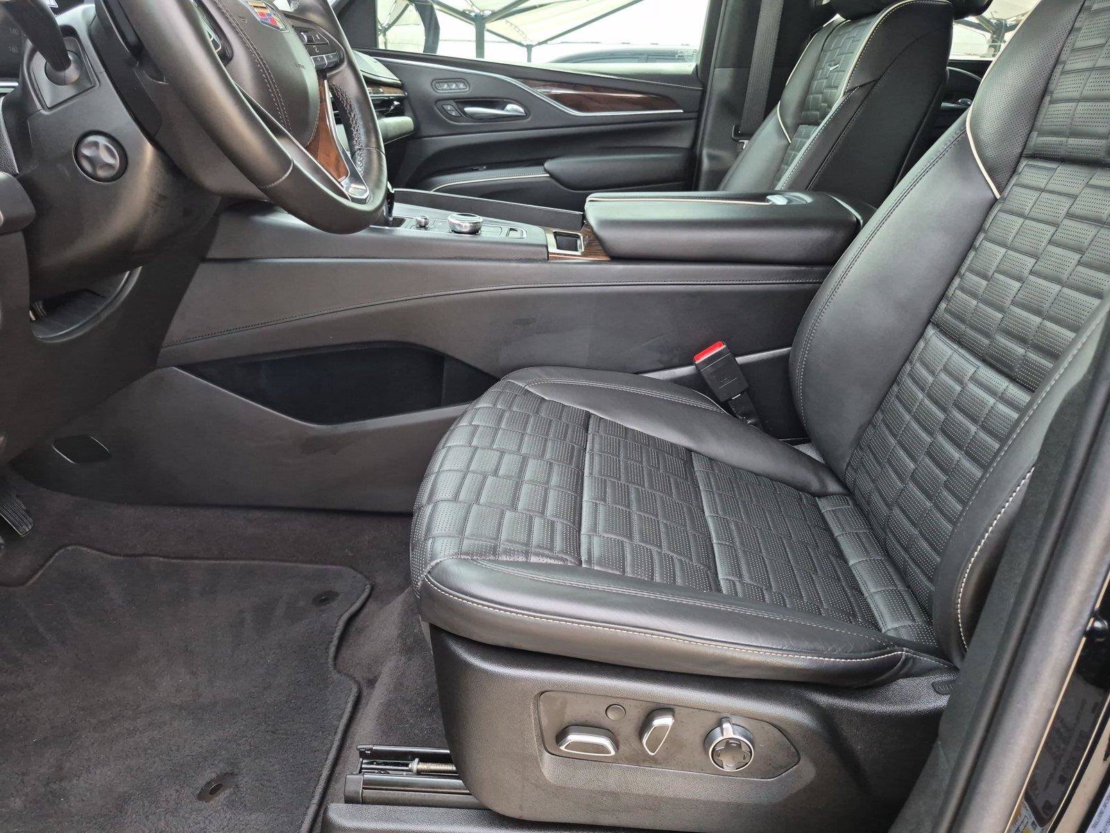 Used 2022 Cadillac Escalade Sport Platinum w/ Heavy-Duty Trailer Package AWD/4WD image 27
