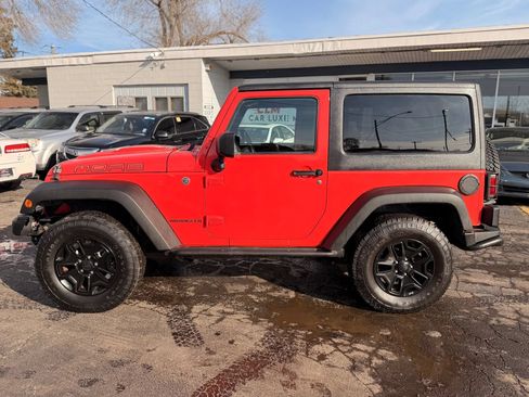 Used 2013 Jeep Wrangler Sahara AWD/4WD image 7
