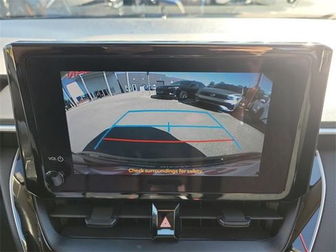Used 2023 Toyota Corolla LE image 28