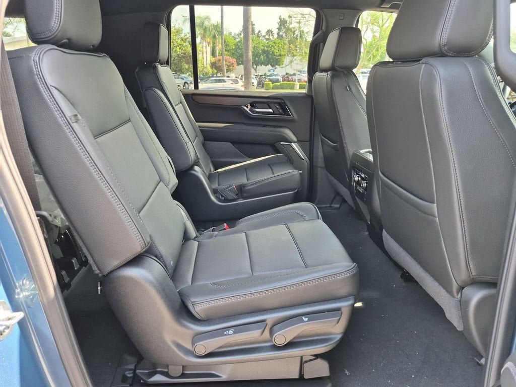 New 2026 GMC Yukon XL Denali w/ Sun & Power Step Package AWD/4WD image 24
